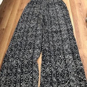 🎈⚠️SALE 2 x 8 or 3 x 10⚠️🎈Trouser black/white